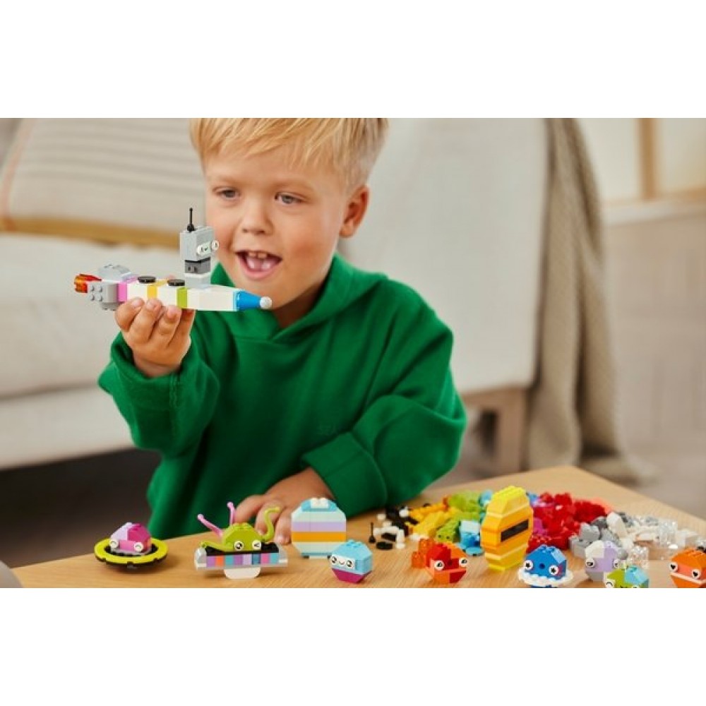 Конструктор LEGO Classic Творчі космічні об`єкти