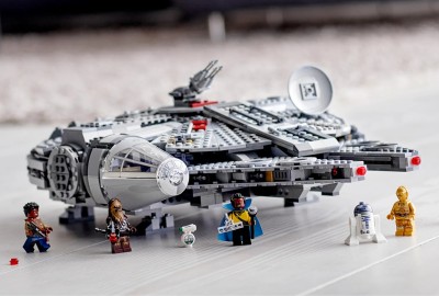Історія Тисячолітнього Сокола LEGO® Star Wars™: Від Першого Моделі до Найбільшого Набору LEGO