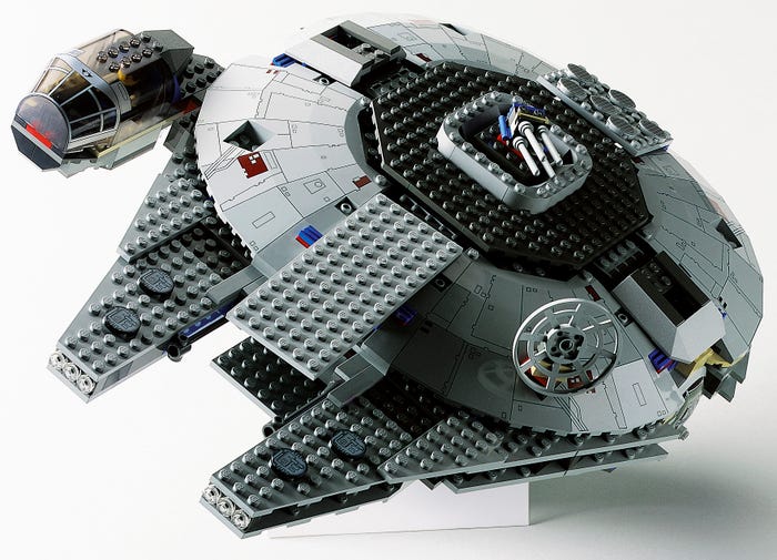 Перший Тисячолітній Сокіл LEGO Millennium Falcon (2000)
