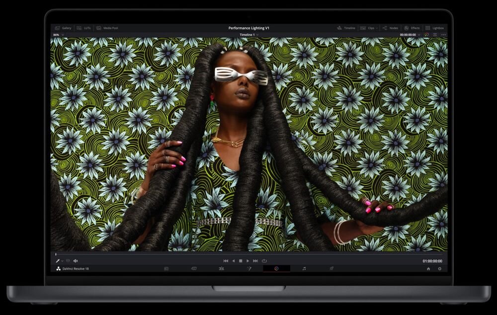 display macbook pro m2