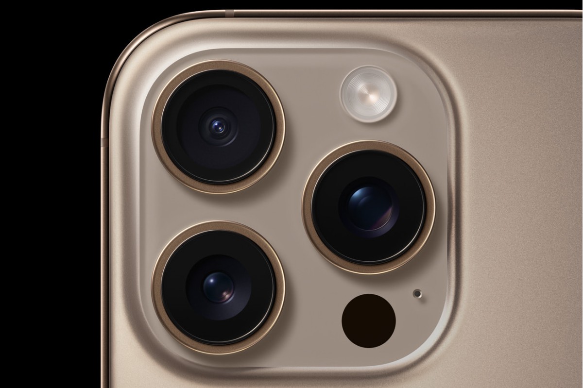 Камери iPhone 16 Pro